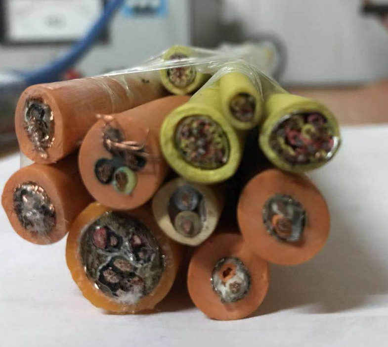 組合電纜（Cate6網(wǎng)線+2*1.0電源線+2*0.2信號(hào)線）300V